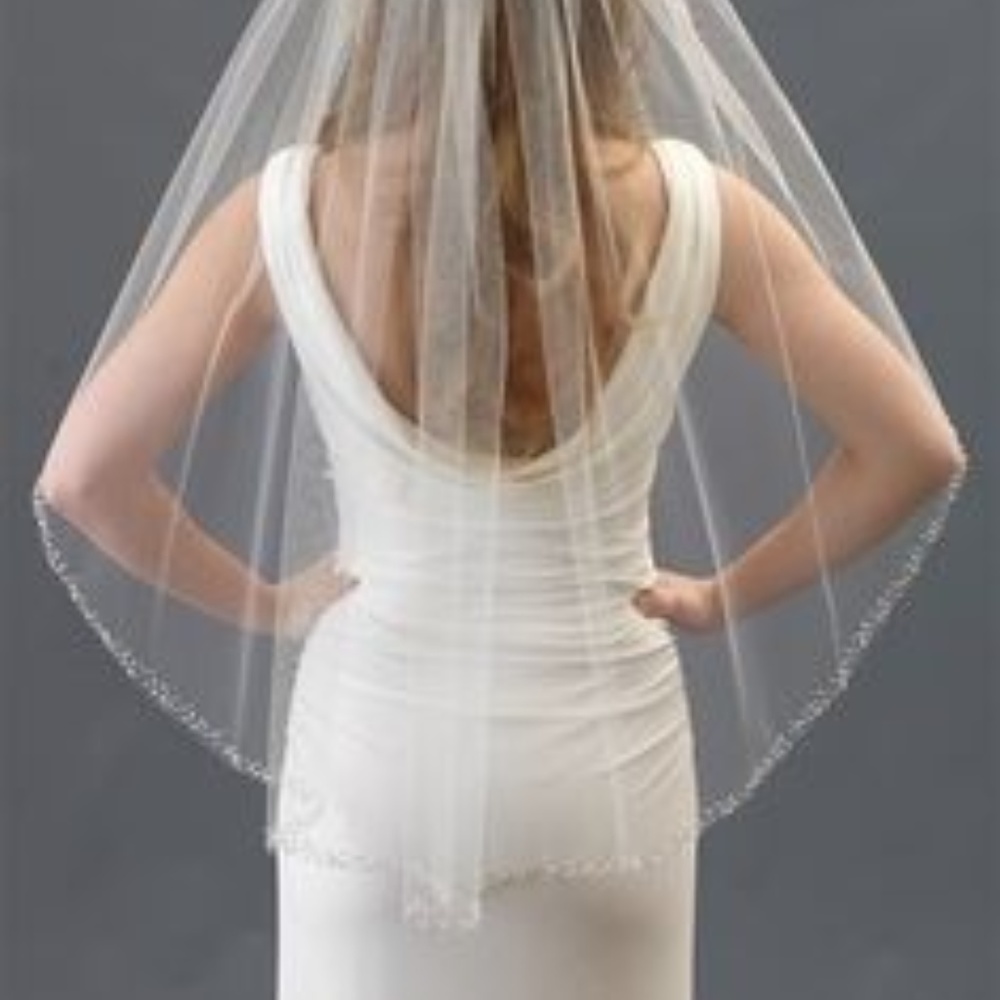 Fingertip wedding veil beaded with comb